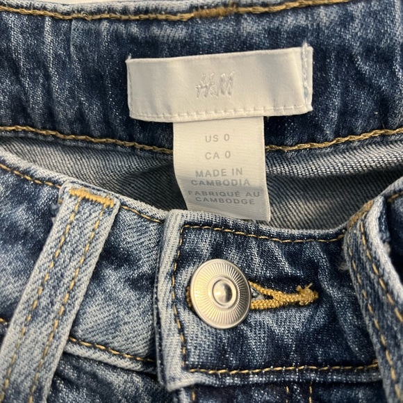 H&M 90’s Straight Leg Jean, Size 0. - Picture 3 of 4